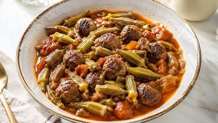 Köfteli Bamya Tarifi
