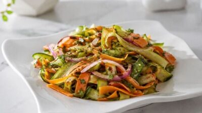 Soyacakla Hazırlanan Çıtır Salata Tarifi